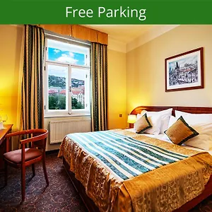 https://u-divadla.praguehotelsweb.com